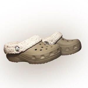 Cozy Children’s Tan CROCS with Sherpa Fleece Lining Size 6/7C